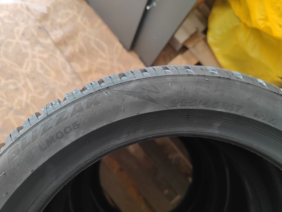 Зимни гуми Bridgestone спорт пакет 225/45/17 245/40/17