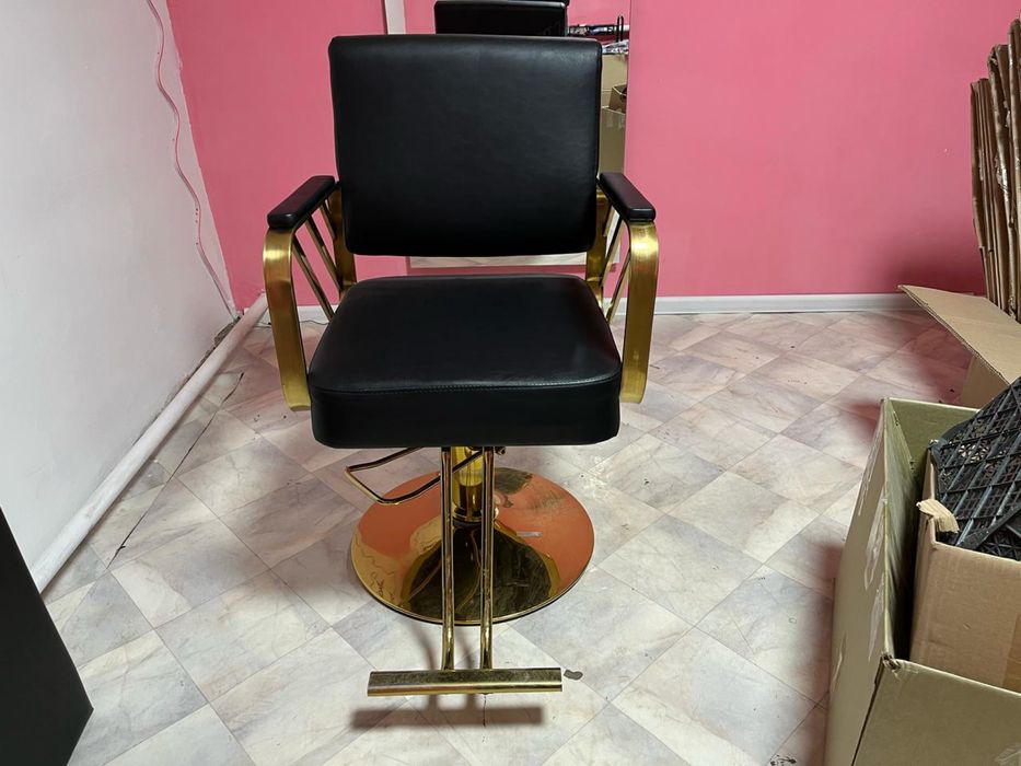 Продам кресло для салона