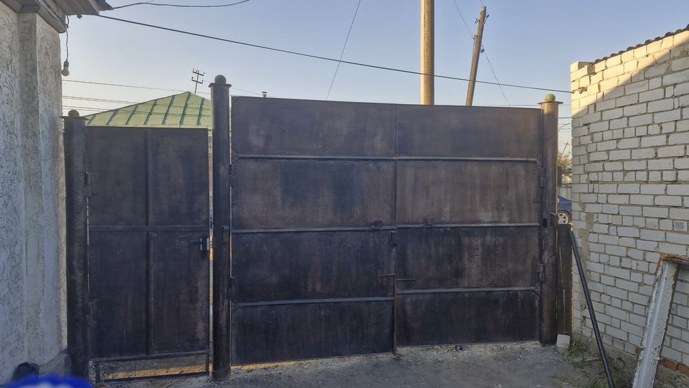 Продам ворота металлические. Толщина 4-5 мм