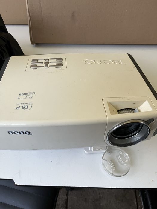 Proiector Benq, cu probleme tehnice