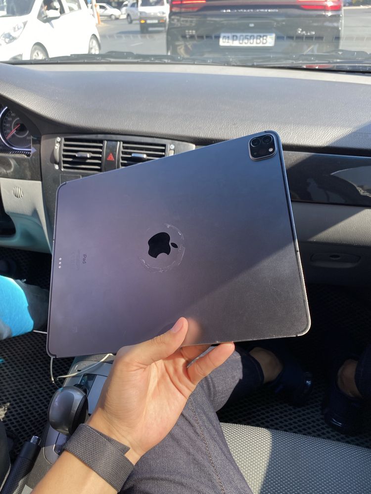 iPad Pro 12,9d 4 поколения