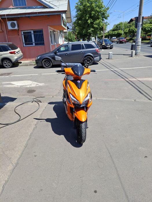 Vând scuter Daytona Revo 25 km/h - 45 km/h