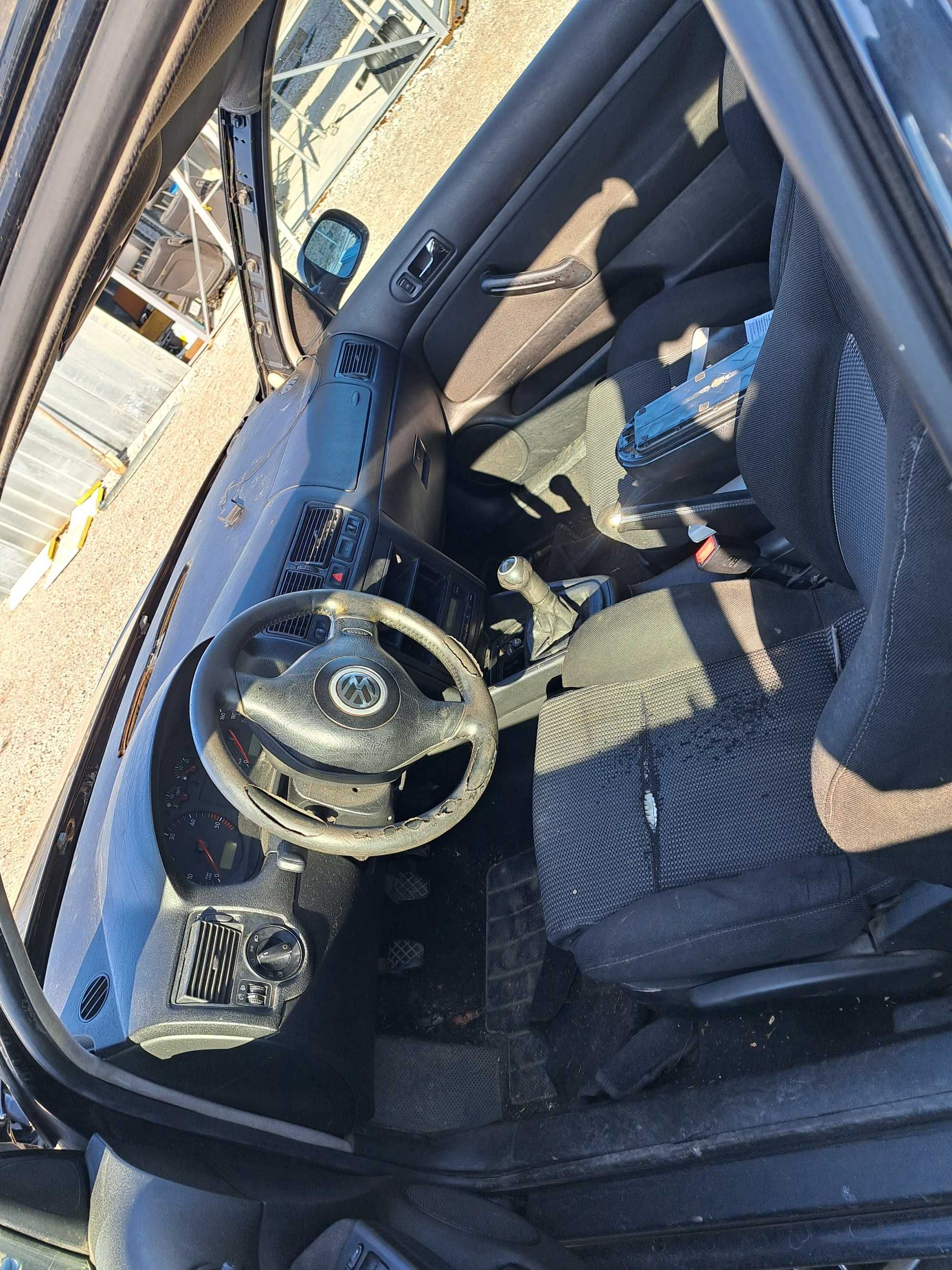 Продавам VW Golf 4 1.9tdi 110кс на части, черен 2 врати, София