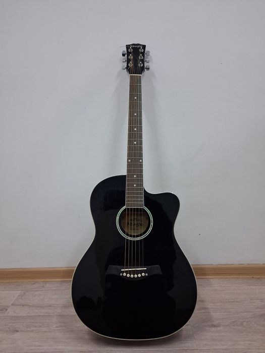 Продам гитару adagio