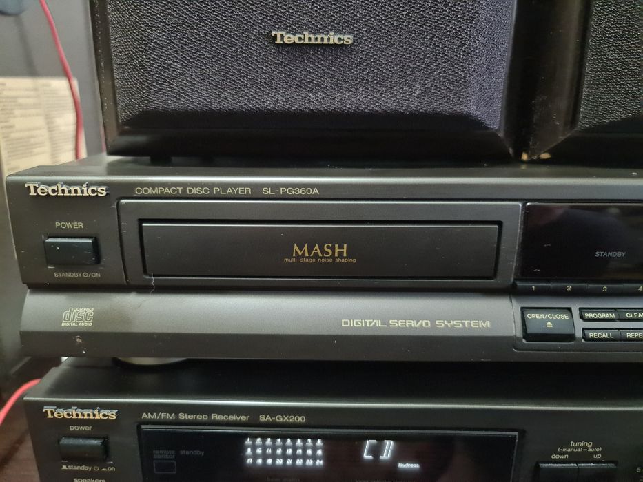 Amplificator plus cd player plus boxe technics.