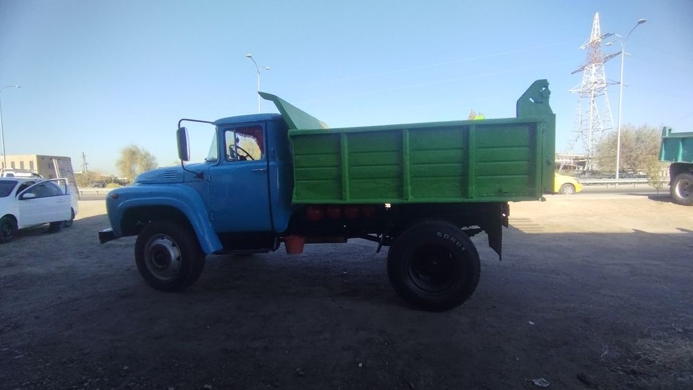 Zil sotiladi yili 1983