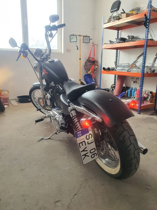 Harley Davidson xl1200v (seventytwo)  .