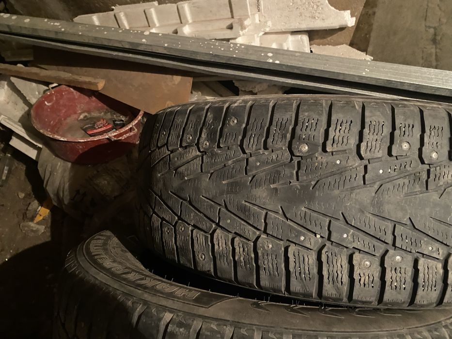 Комплект зимних шин