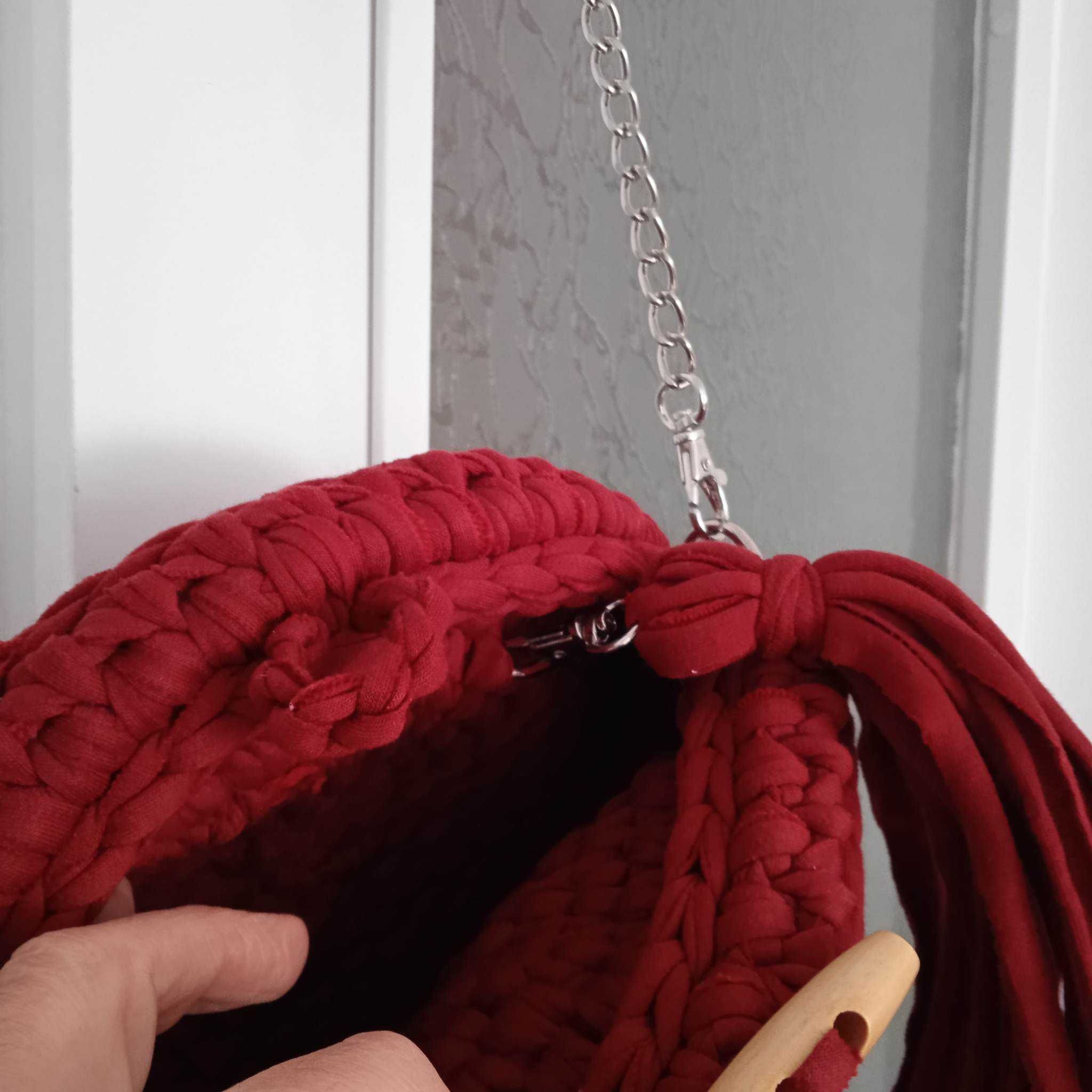 Дамска плетена червена чанта бохо стил