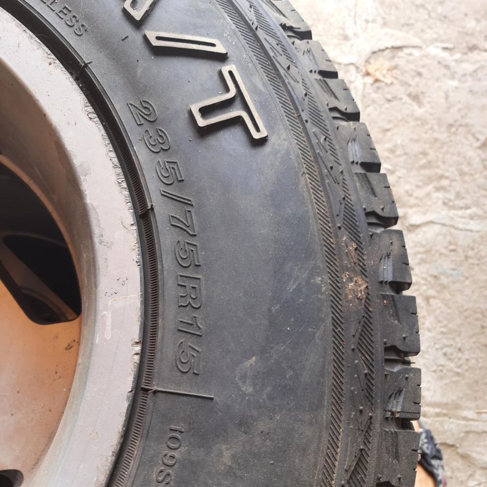 Джанти с гуми за Сузуки Витара