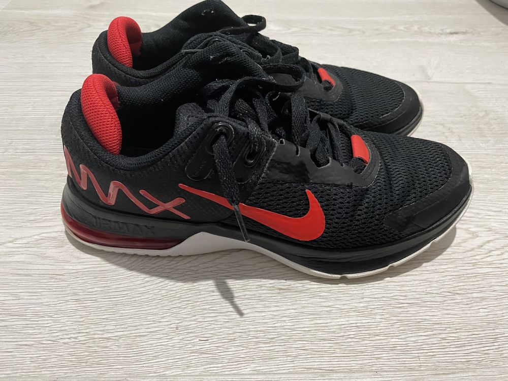 Nike Air Max Alpha Trainer 4, negru / rosu, barbati