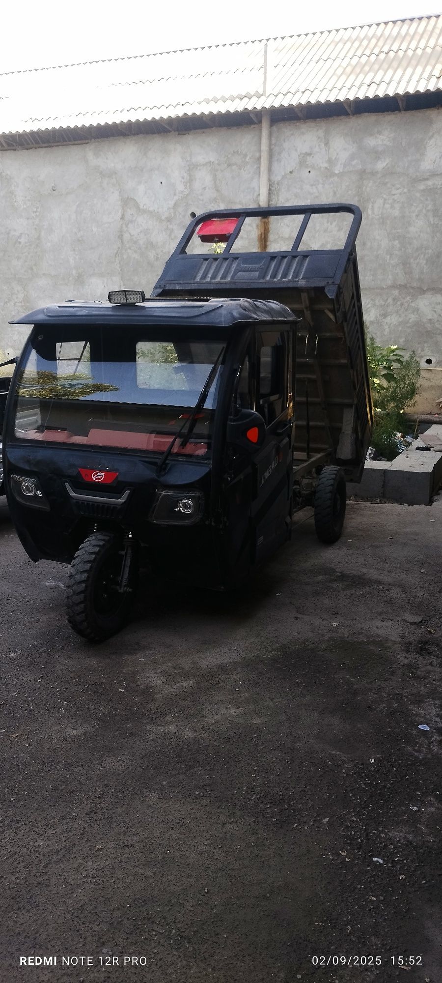 Sukuter muravoy.
