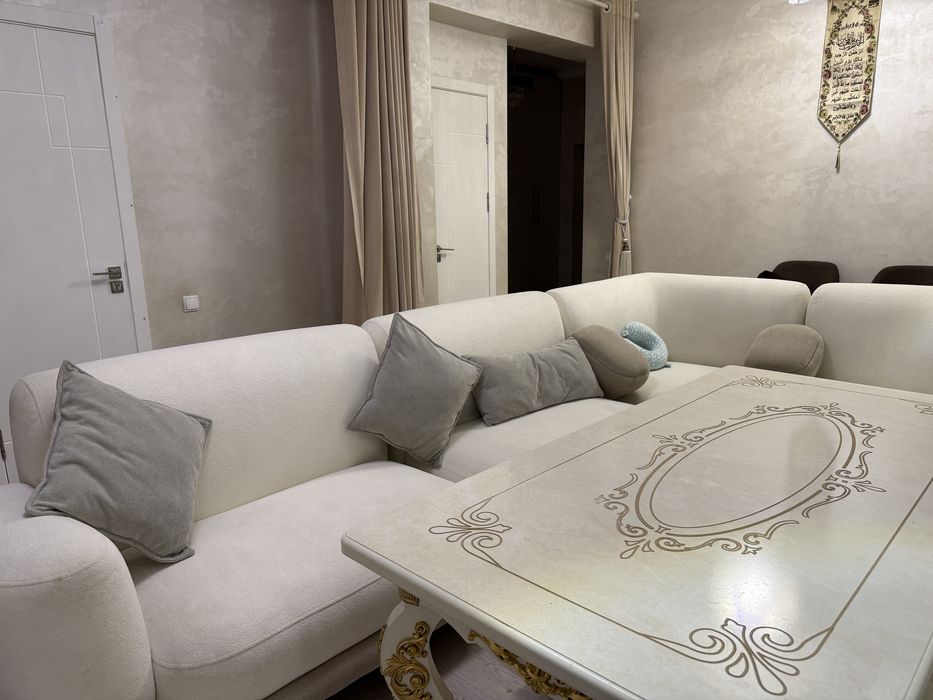 Диван «Раффаело» и стол