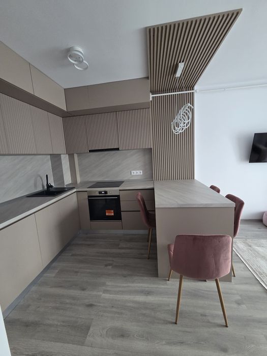 Apartament de lux cu 2 camere de închiriat