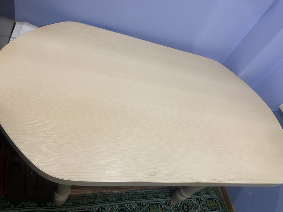 Продается стол из чистого дерева