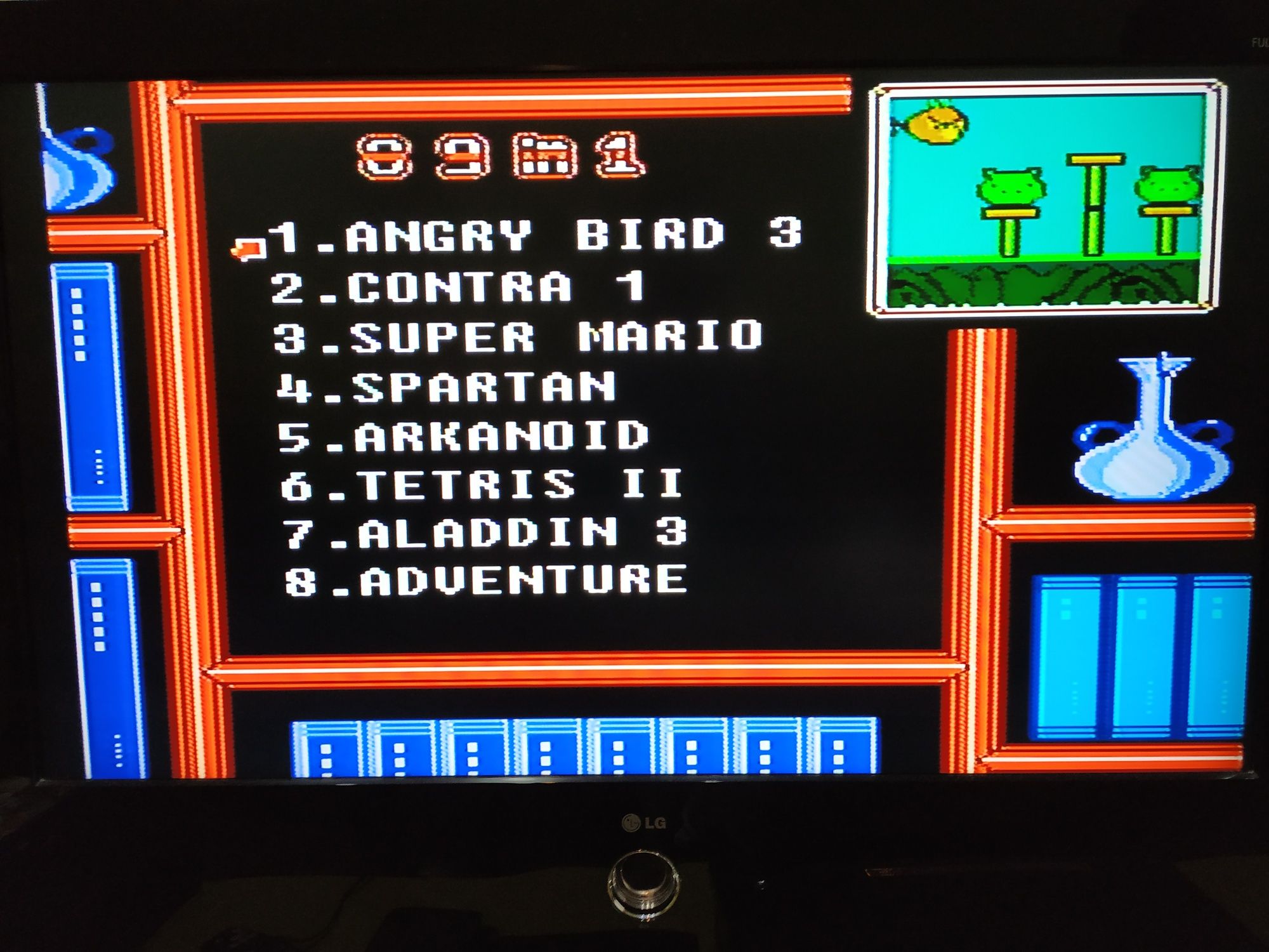 Mini consola cu 89 de jocuri clasice: Mario, Angry Birds, Tetris, etc.