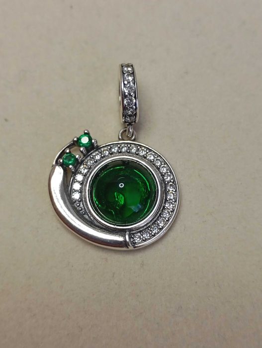 Медальон за гривна и верижка. Сребро 925. Нов.