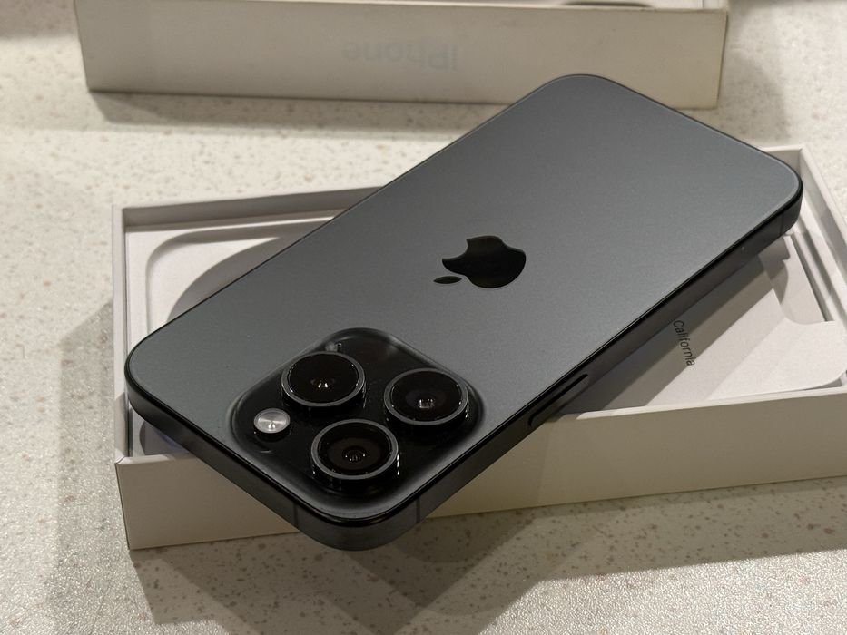 iPhone 15 Pro 128GB Titanium Black – Като НОВ, 95% Батерия.