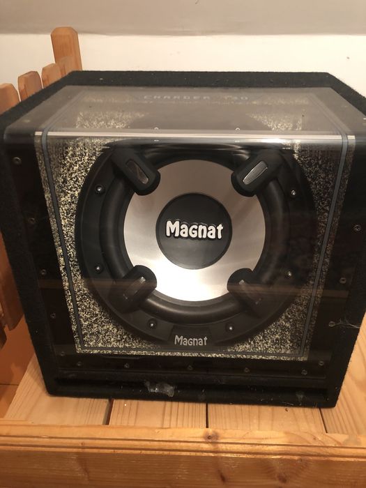 Vand subwooffer Magnat si statie