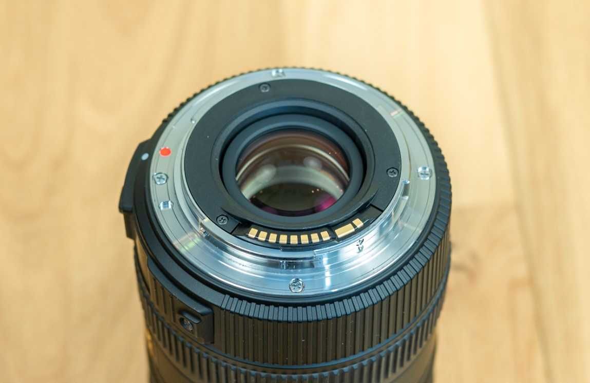 Sigma 8-16 mm f/4.5-5.6 DC HSM pentru Canon EF