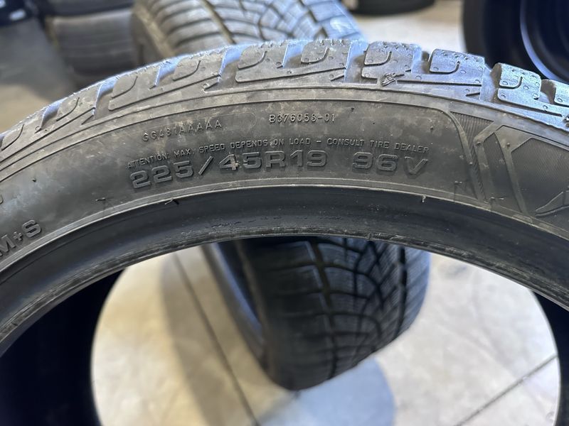225/45/19 Goodyear 2piese