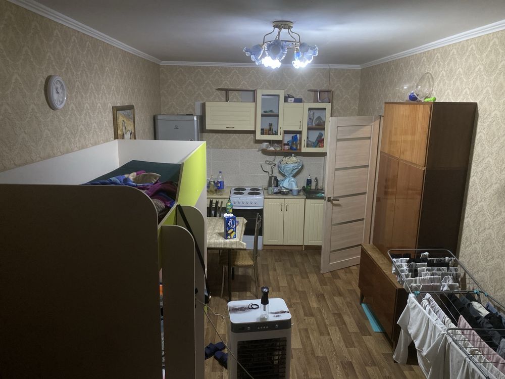 Подселение парня