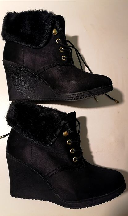 Боти с висока платформа с пух и естествен велур whitemt 37 номер