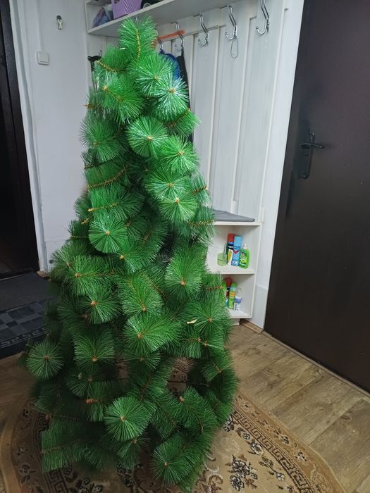 Елка искуственная