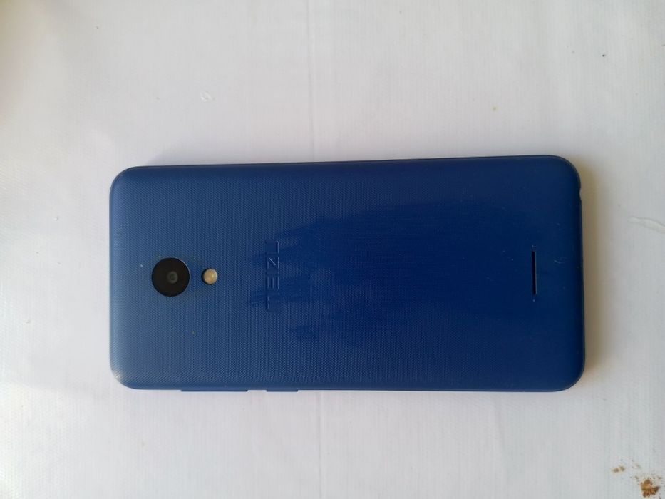 Продам телефон meizu c9