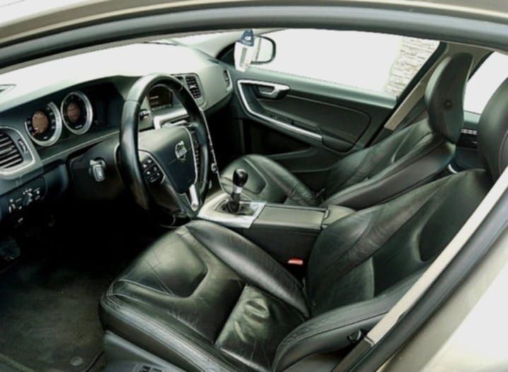Vând Volvo V60 în stare foarte bună