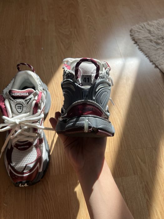 Balenciaga runner burgundy