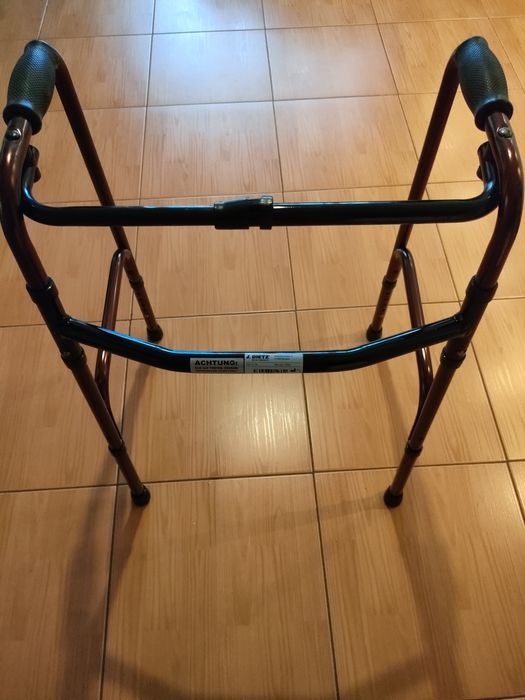 Cadru de mers Dietz că nou.folosit doar in casa   ,Made i Germany!