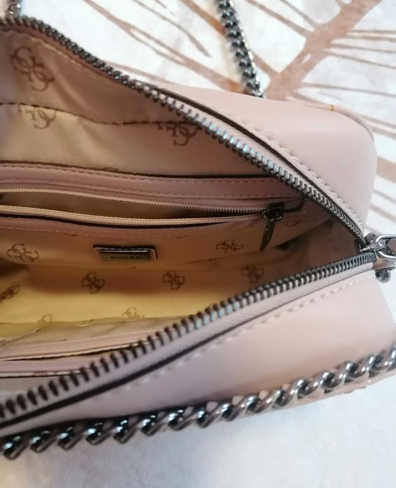 Дамса чанта Guess лилава