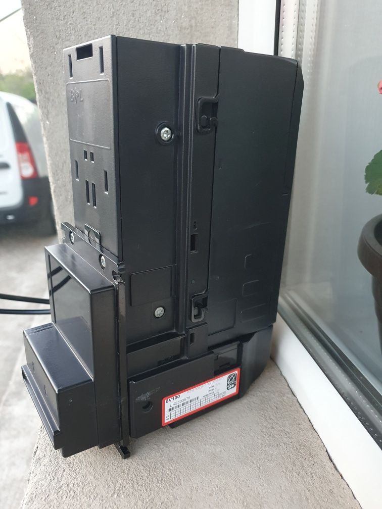 Cititor acceptor bancnote ict p77 și bv 100