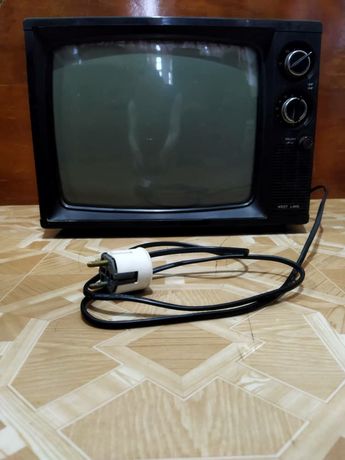 Телевизор "Производство Корея", в рабочем состоянии.