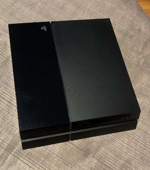 Продавам Playstation 4 в много добро състояние +2джойстика