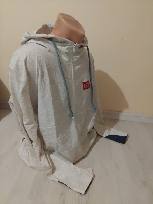 Bluzon bărbați Hugo Boss nou.