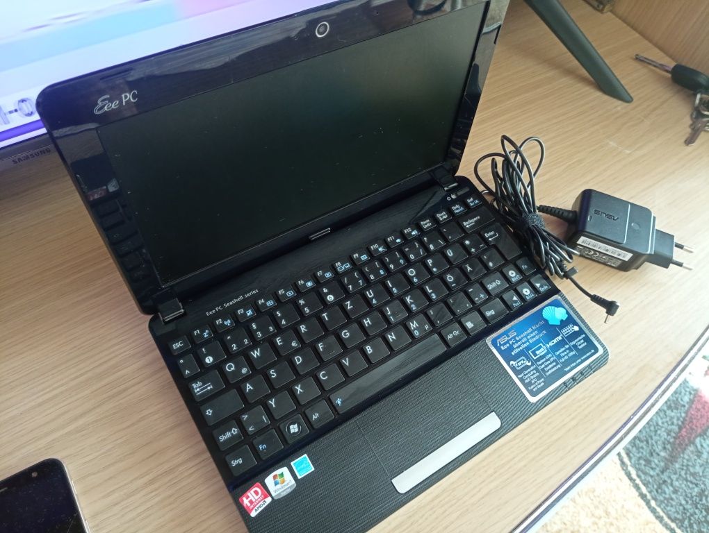 Notebook Asus                     .