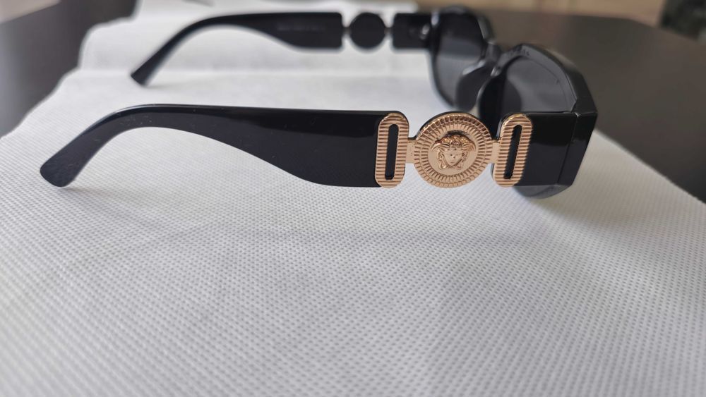 Ochelari de soare model Versace