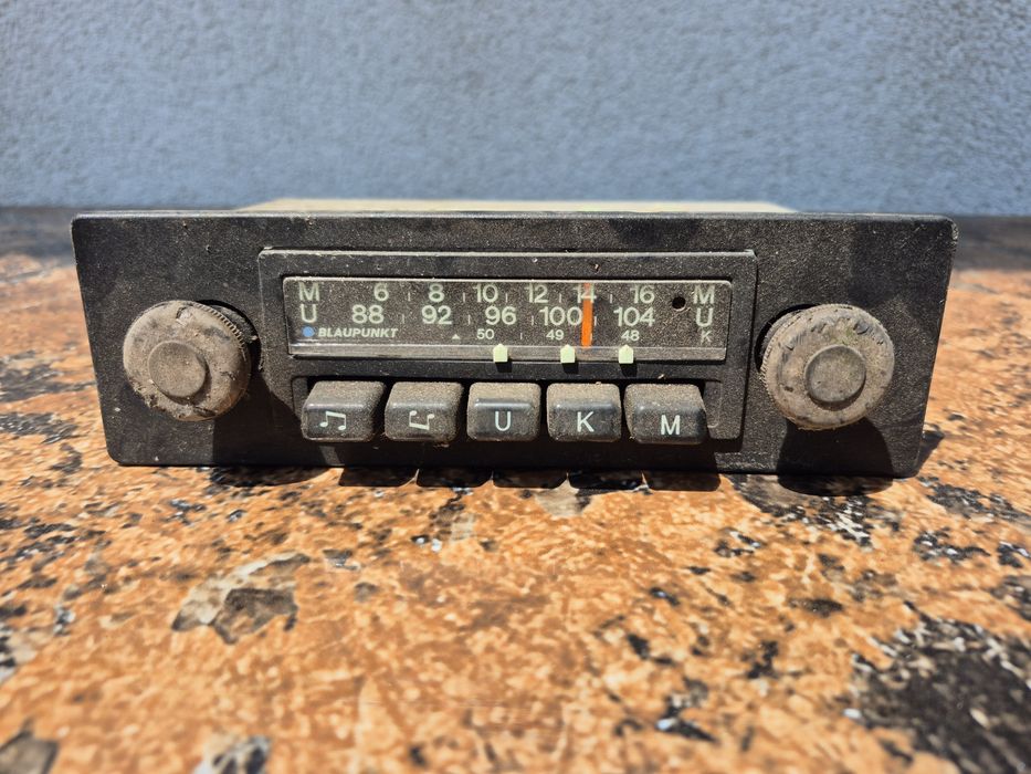 Vand Radio auto,marca Blaupunkt model auto ,made in Germany 

- HQ

-