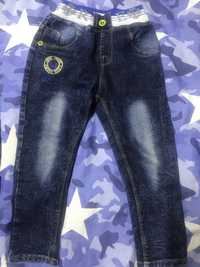 Продам джинсы на 5 и на 6 лет размеры 20-19-18.