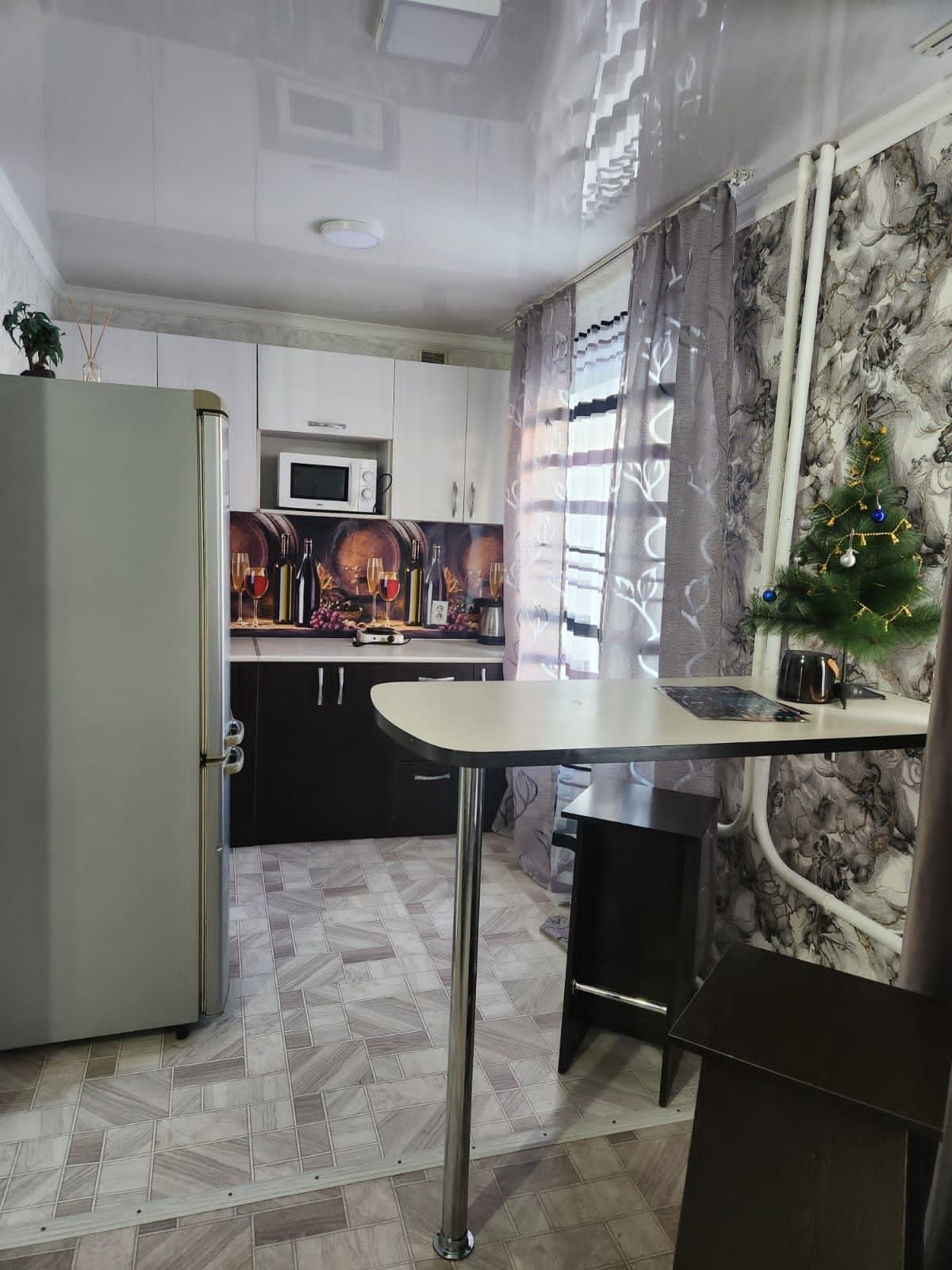 Продам квартиру.  Ауэзова 102 5этаж