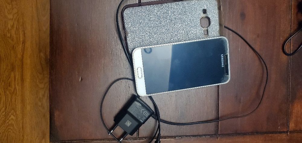 Vând 3 telefoane Samsung J7,J5,J3