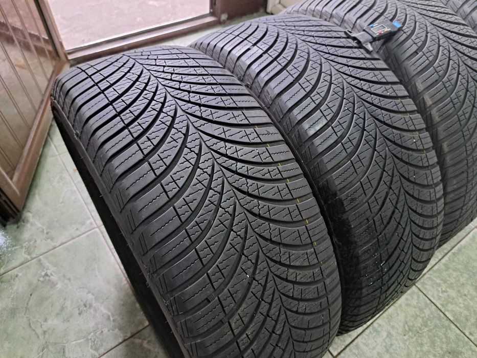 4 anvelope 235/55 R17 Goodyear 4 sezoane