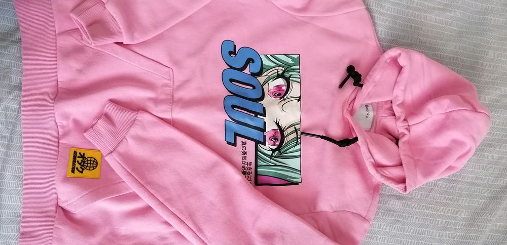 Hanorac bershka, blugi negri wikiki, blugi albaștri c&a