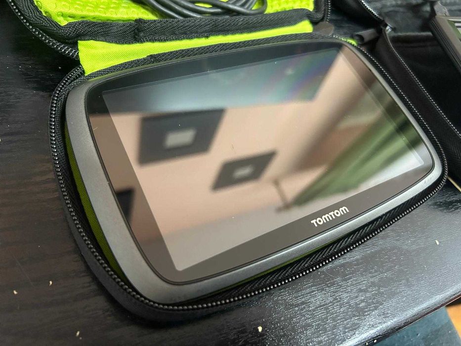 Sistem de navigație GPS TomTom si Garmin