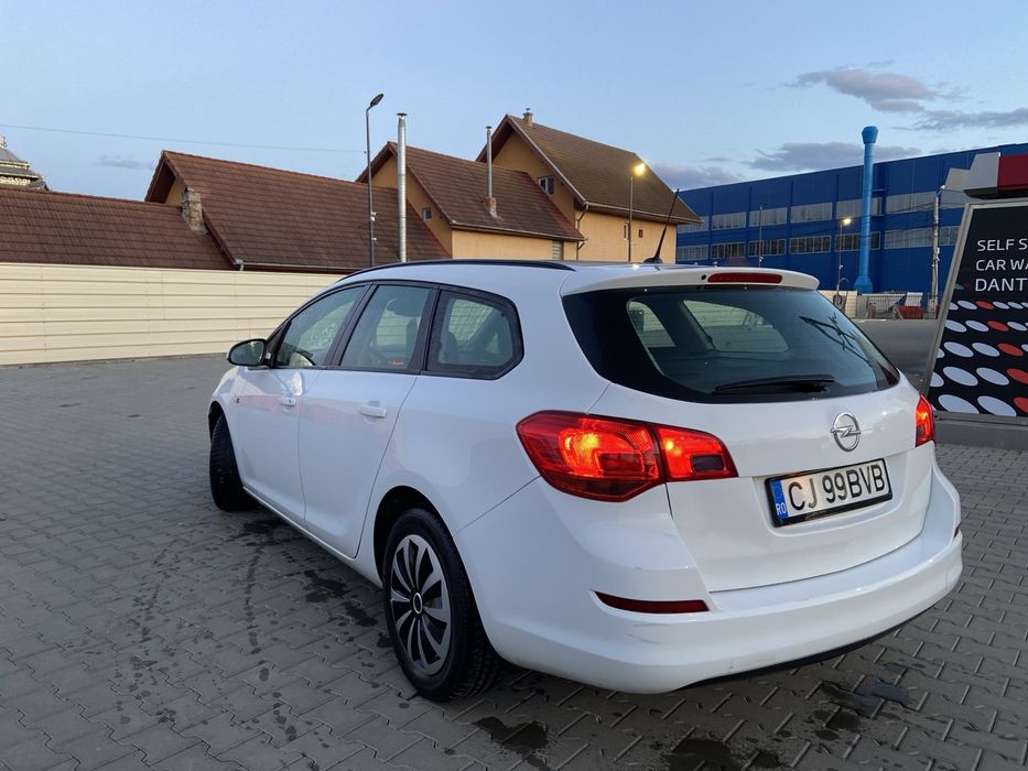 Opel astra j sportstourer 1.3 cdti