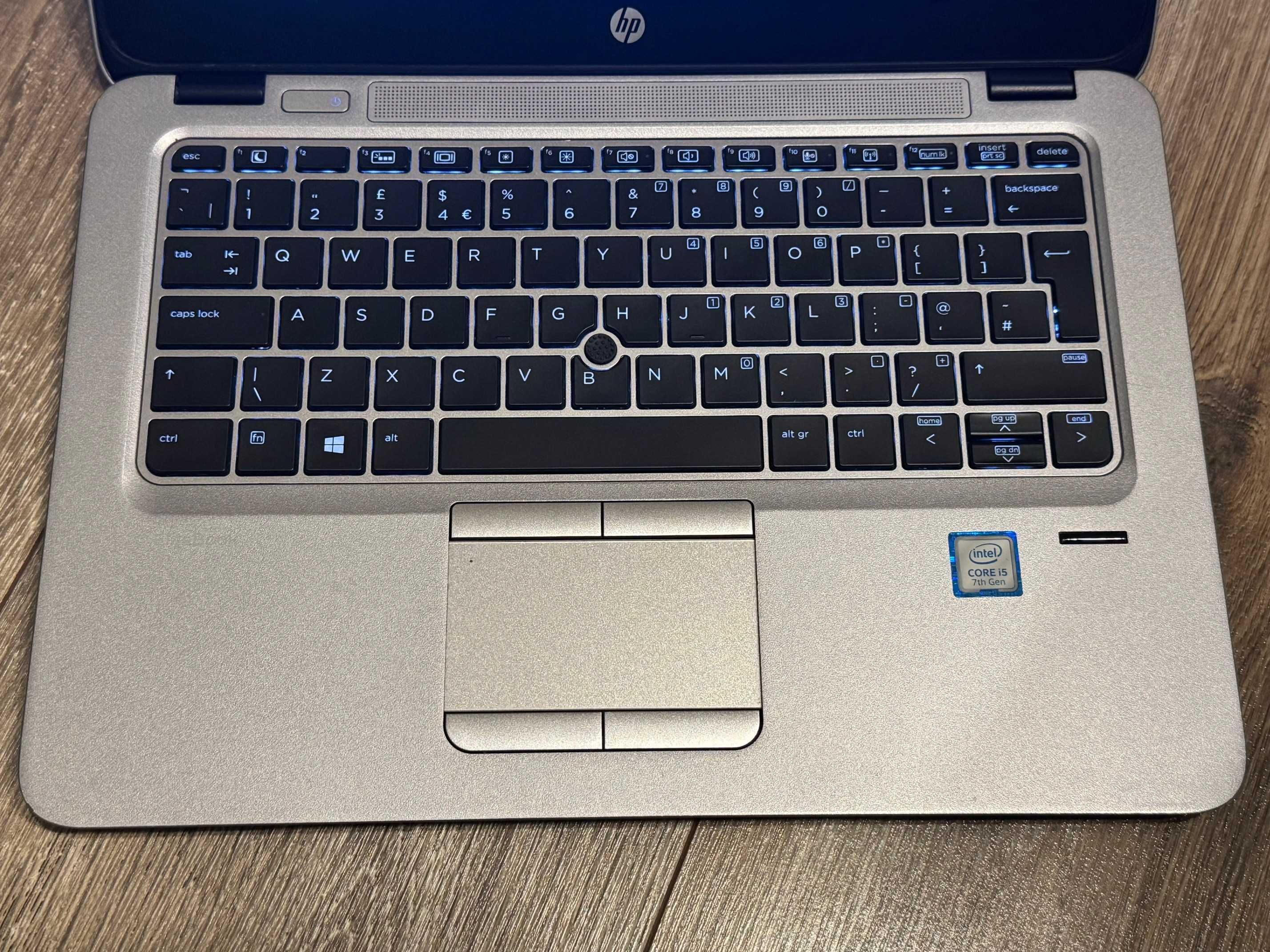 HP Elitebook 820 G4 i5/8RAM/256SSD