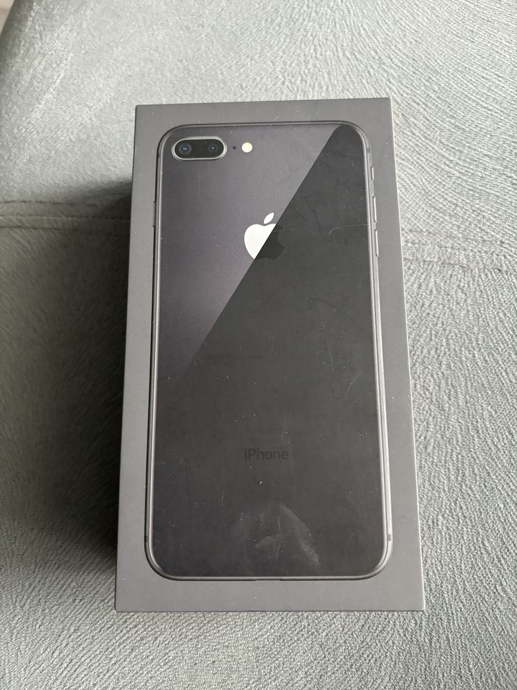 iphone 8 plus В иделно състояние.