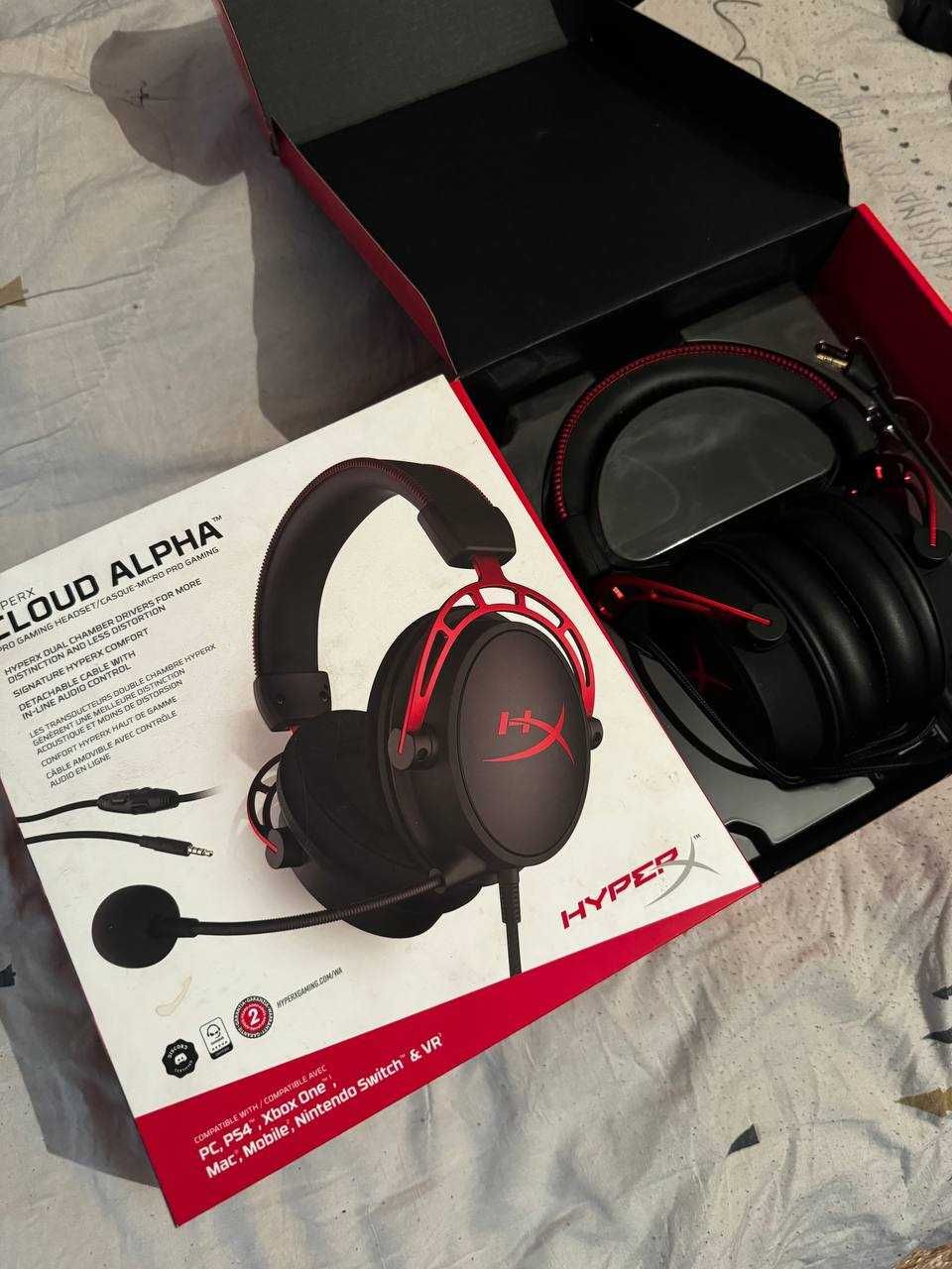 Продам Наушники HyperX Cloud Alpha черный-красный